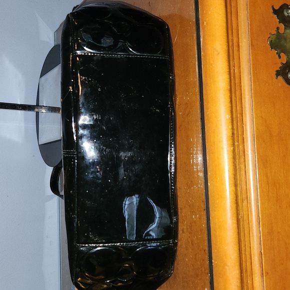 Coach VGUC Gallery Patent Leather embossed tote - Picture 11 of 14